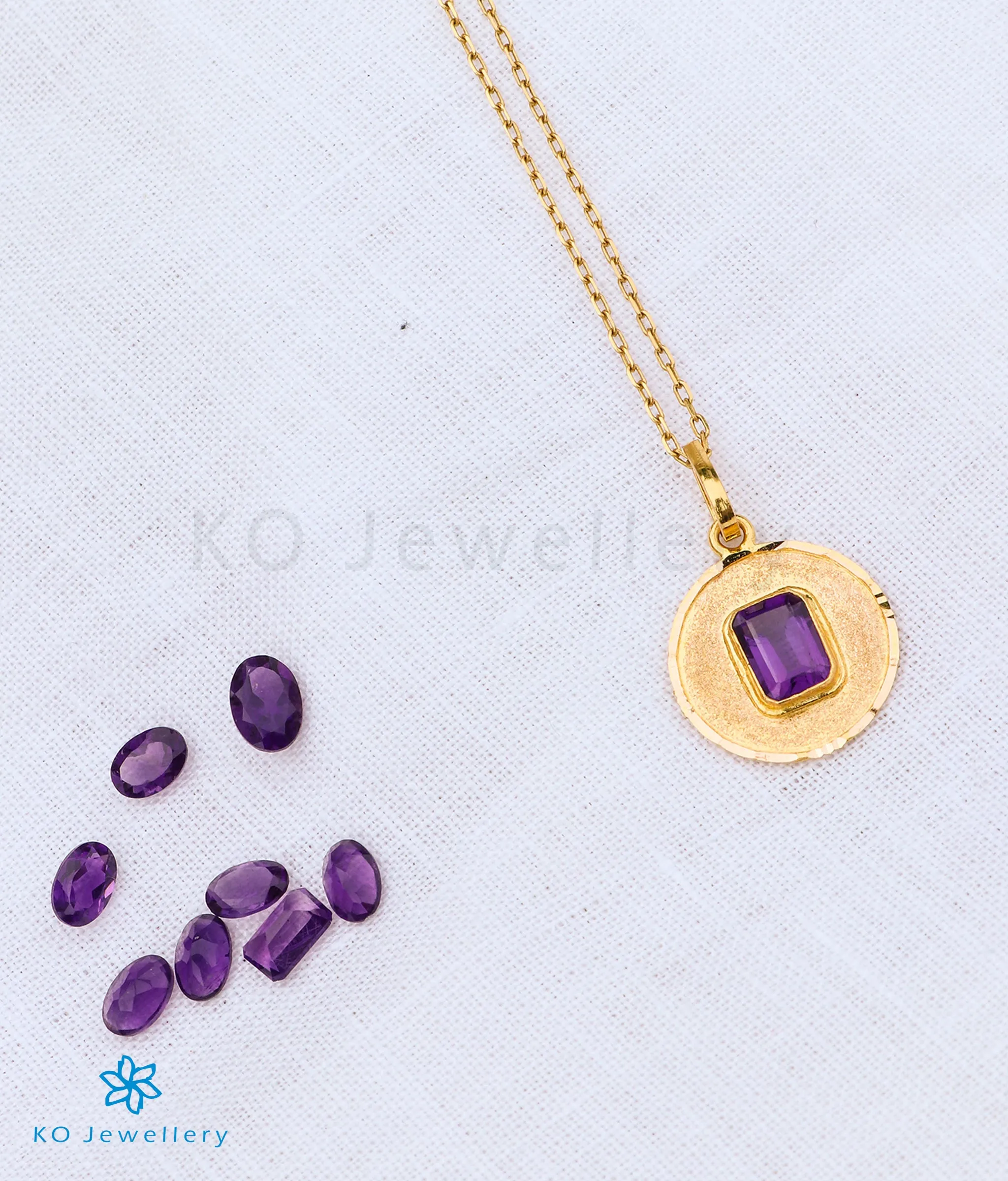 Circular Amethyst Pendant & Earrings in 22 KT Gold