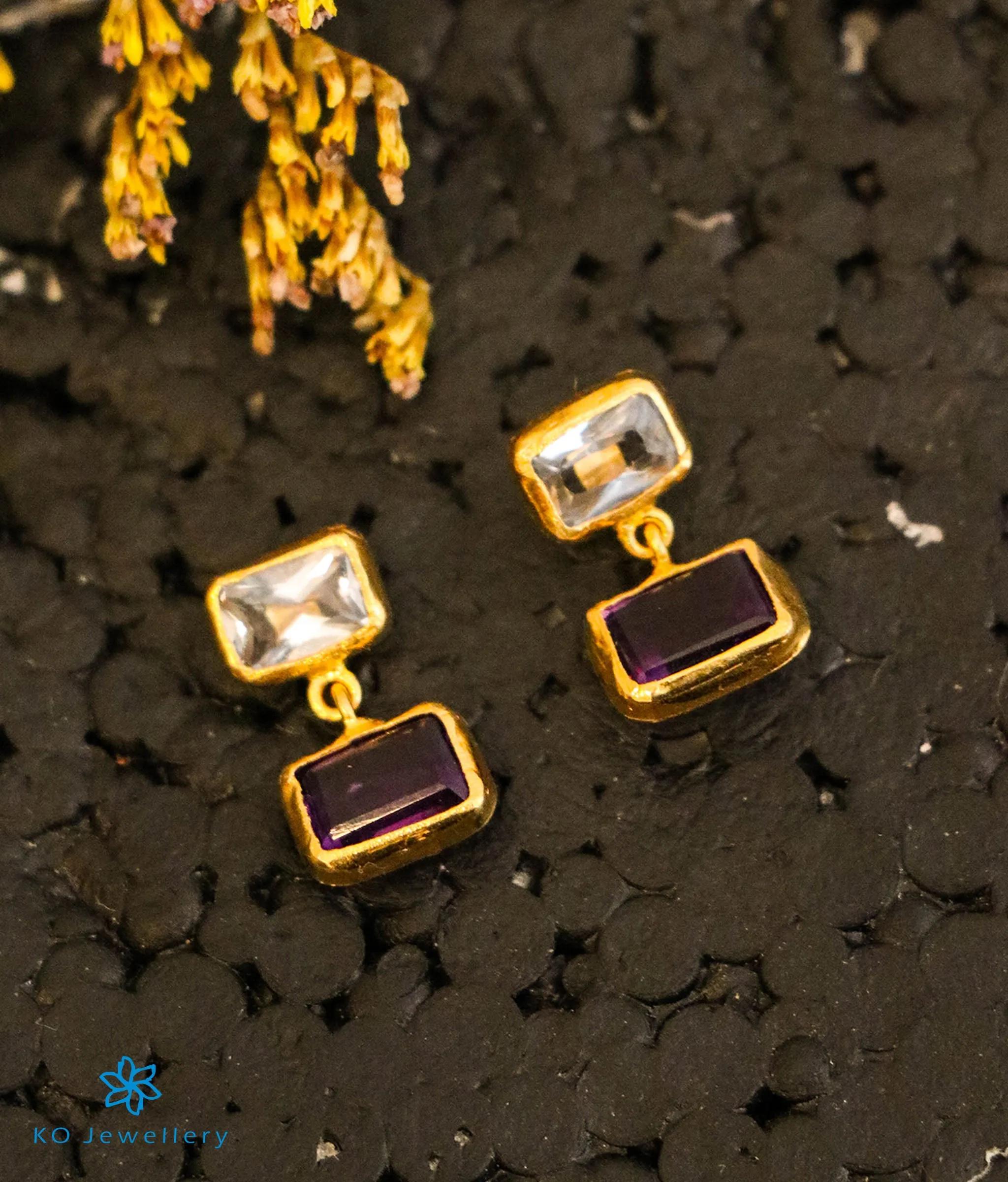 Circular Amethyst Pendant & Earrings in 22 KT Gold