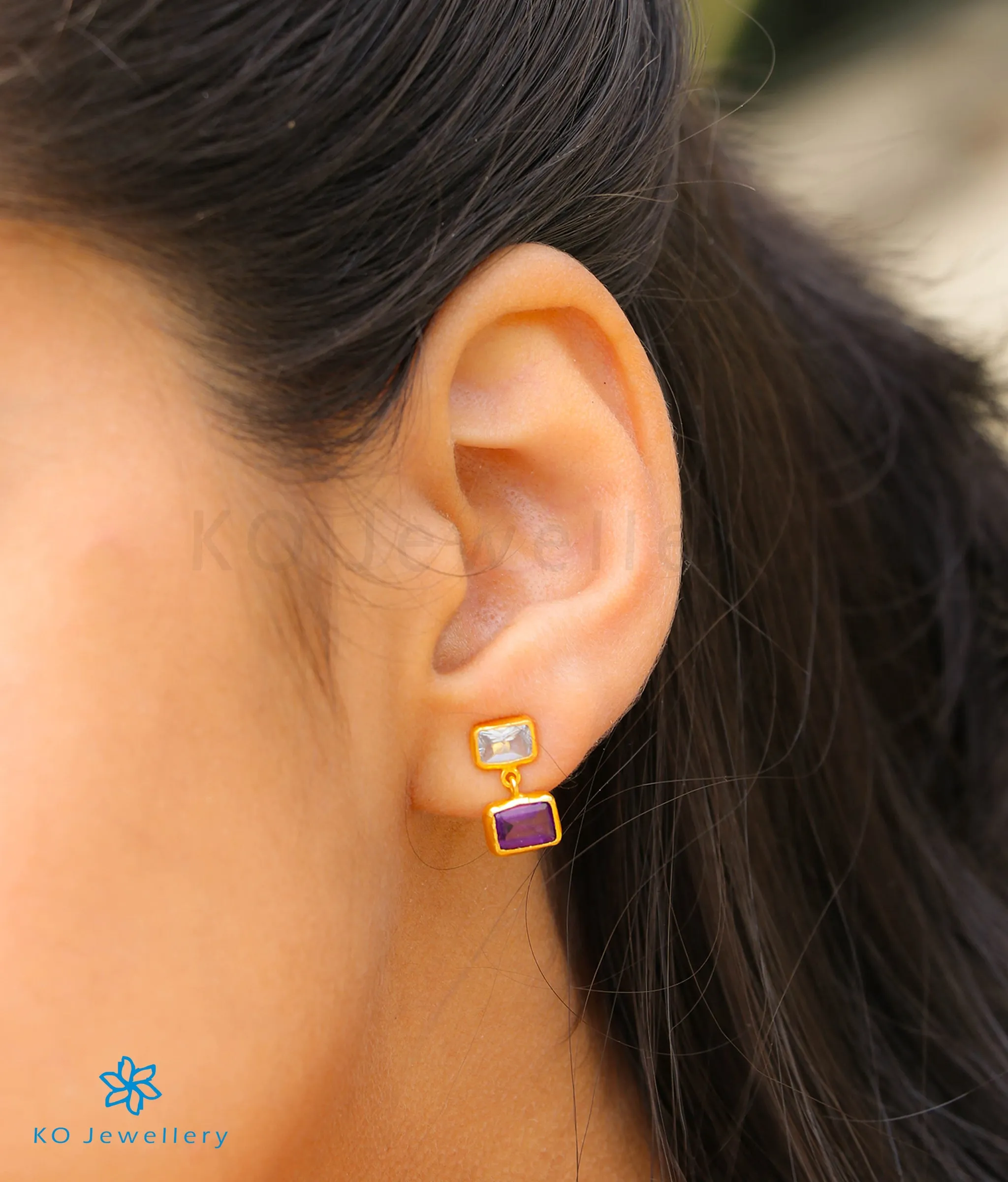 Circular Amethyst Pendant & Earrings in 22 KT Gold