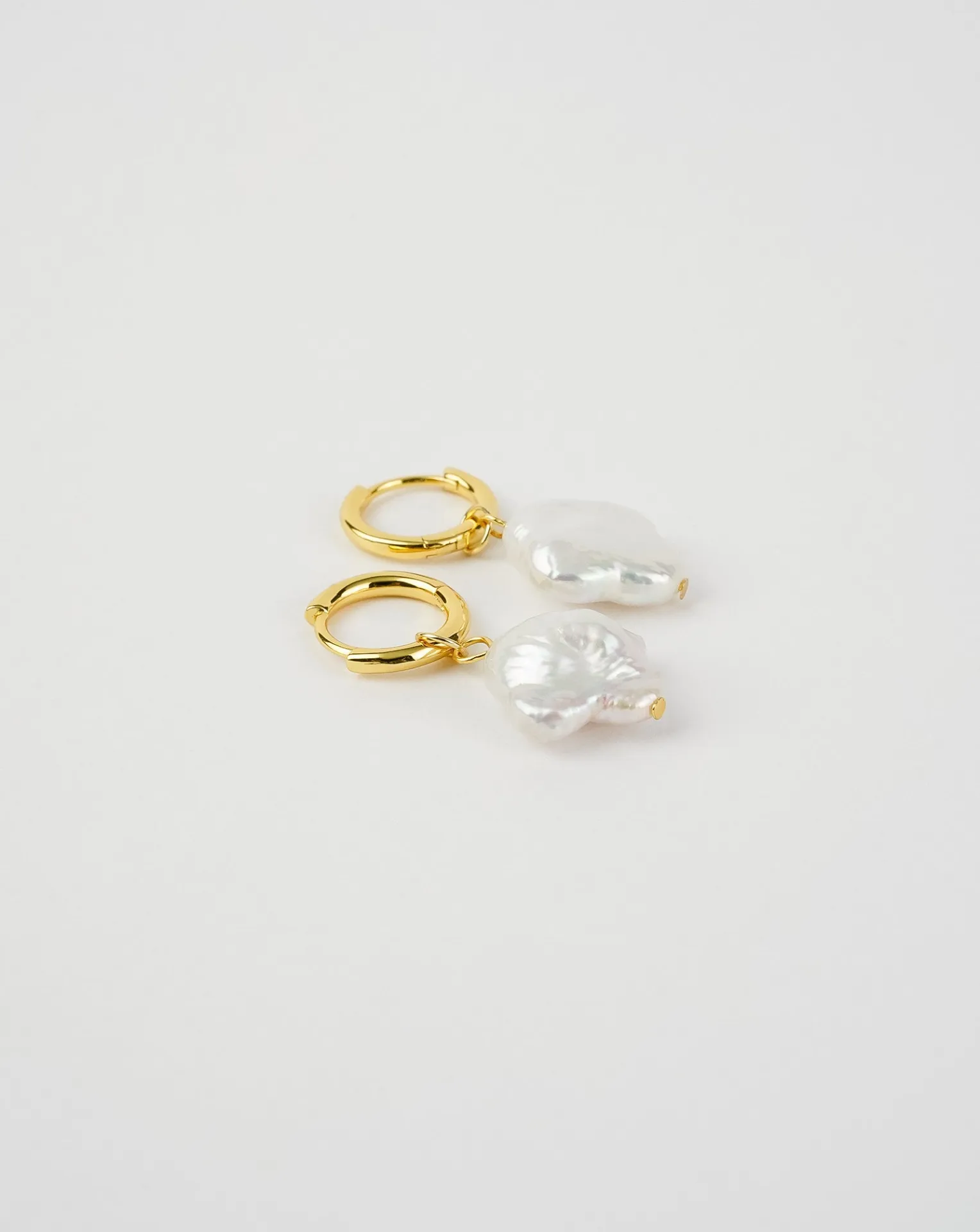 Clover Pearl Earrings - Elegant Freshwater Pearl Jewelry