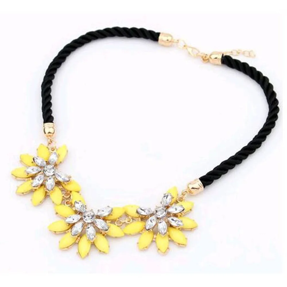 Collares Women Flower Necklace Pendant Multi-layer Black Weave Rope Chain Rhinestone Water Drop Choker Statement Necklace