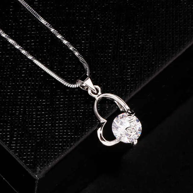 Fashion Jewelry Simple Cubic Zirconia Pendant Necklace for Women in Silver Color