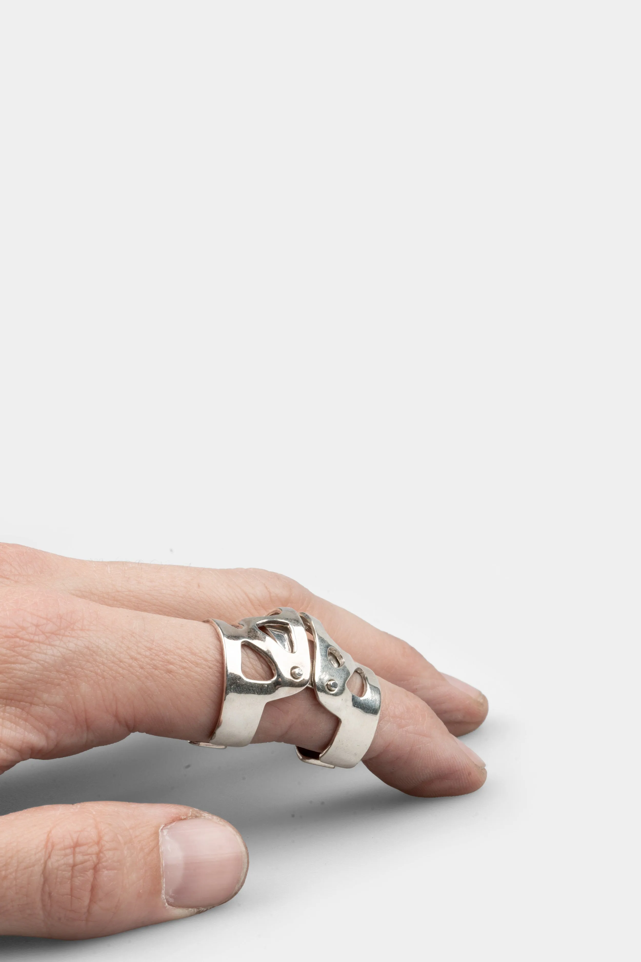 Julius_7 x Fangophilia | Jointed silver ring