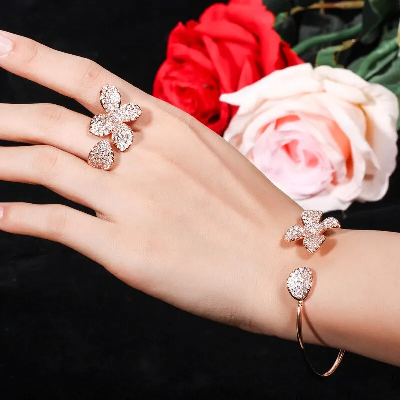 Luxury Jewelry Orchid Flower Crystal Bangle Bracelet for a Friend with Zircon in Silver Color