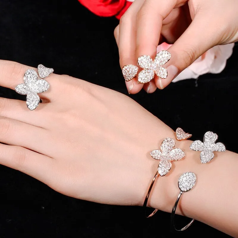 Luxury Jewelry Orchid Flower Crystal Bangle Bracelet for a Friend with Zircon in Silver Color