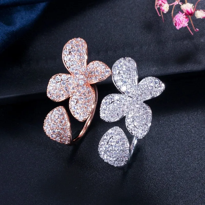 Luxury Jewelry Orchid Flower Crystal Bangle Bracelet for a Friend with Zircon in Silver Color