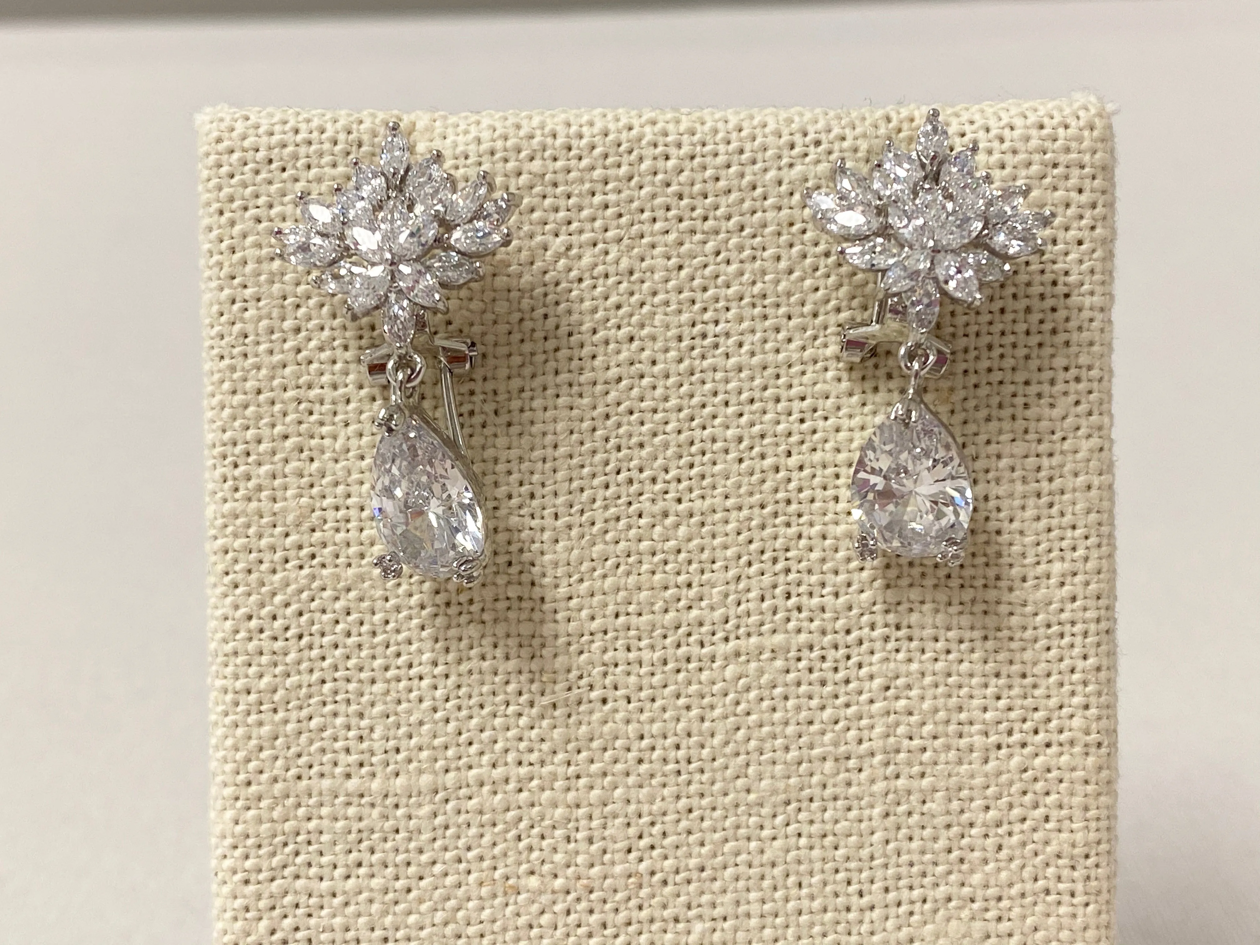 Timeless in Gathered Crystals Earrings